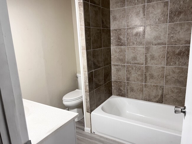 Building Photo - 105 Thistledown Trail