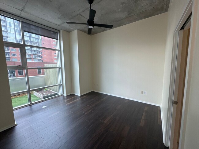 Building Photo - ? Special Offer: Apply and be approved by December 27, 2025, and receive ½ off the first month’s ...