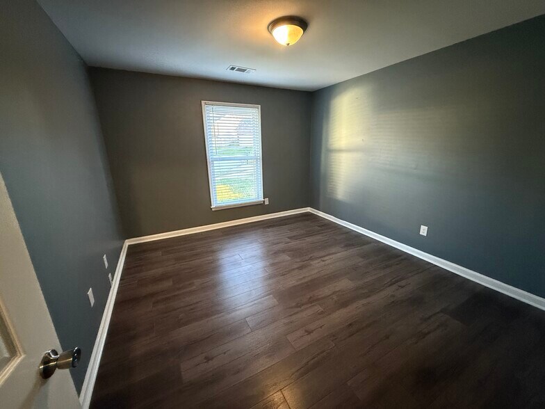 Building Photo - 2499 Harrods Pointe Trce