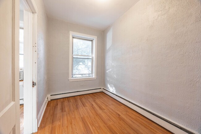 Building Photo - 2652 W 23rd Pl