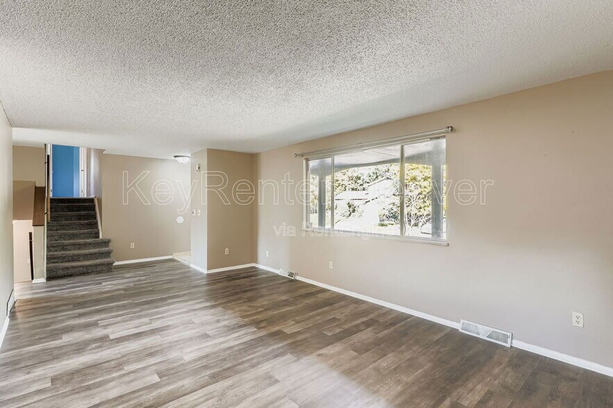 Building Photo - 6529 Van Gordon Ct