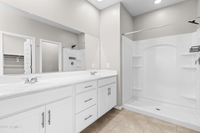Building Photo - 3236 Juniper Cyn Dr