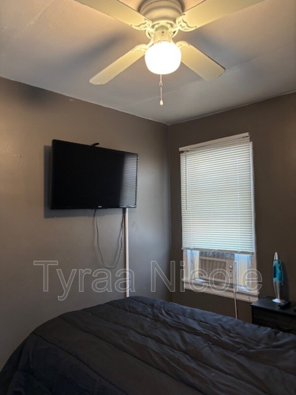 Building Photo - 2937 Ewald Cir