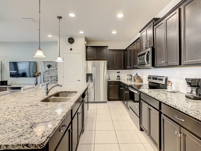 Building Photo - 2404 Tangier Dr