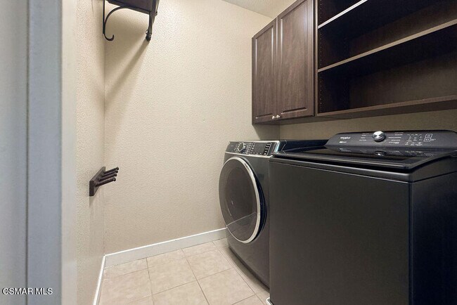 Building Photo - 211 Westpark Ct