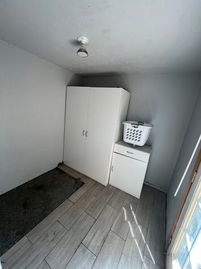 Building Photo - Dog Friendly Home in Heber!