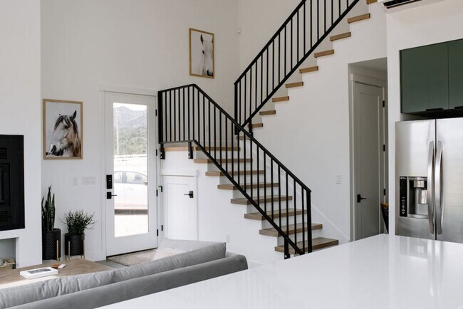 Building Photo - 2387 2500 E