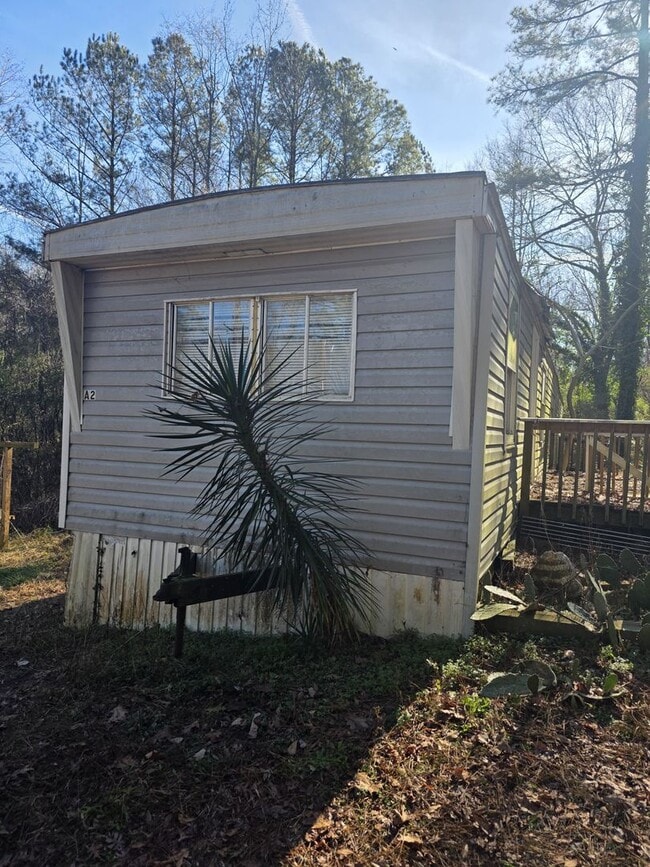 Building Photo - Spacious 2 Bedroom Apartment Available