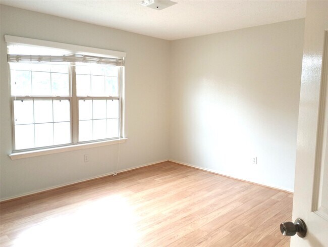 Building Photo - 16355 Flint Run Way