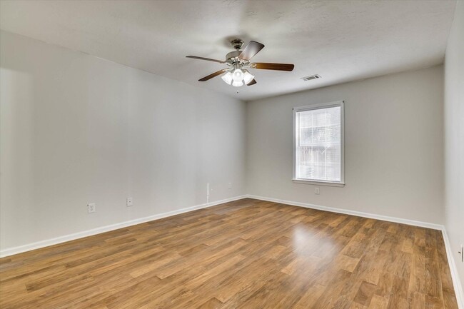 Building Photo - 150 Portofino Ln SW