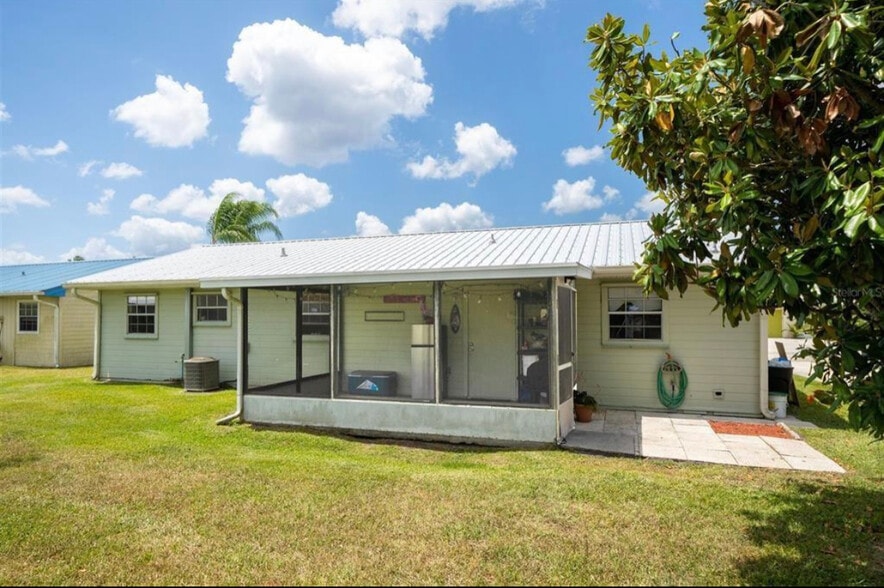 Building Photo - 5103 SE 42nd Trce