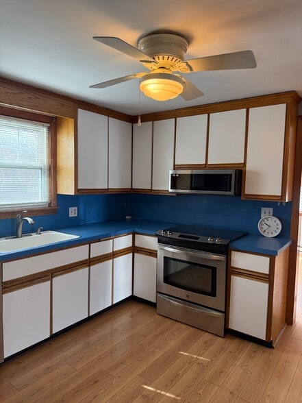 Stainless appliances - 87 Auburn St