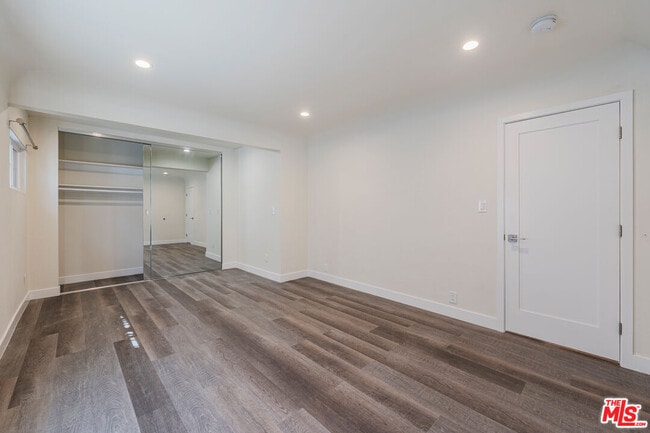 Building Photo - 1628 W 80th St