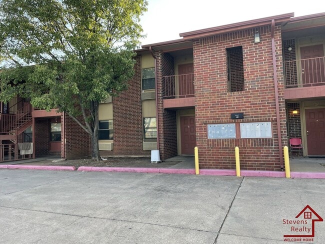 Building Photo - Buffalo Crossing