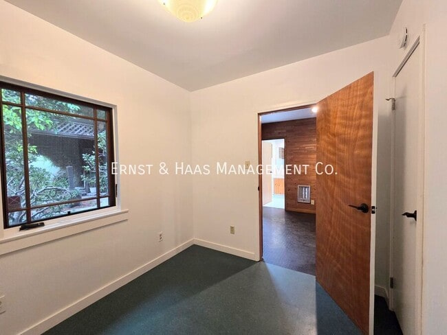 Building Photo - 1330 Ximeno Ave
