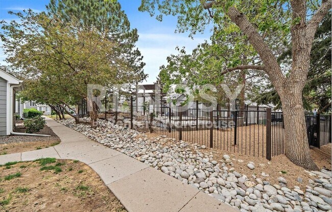 Building Photo - Modern Comfort and a Garage in Prime Aurora Location