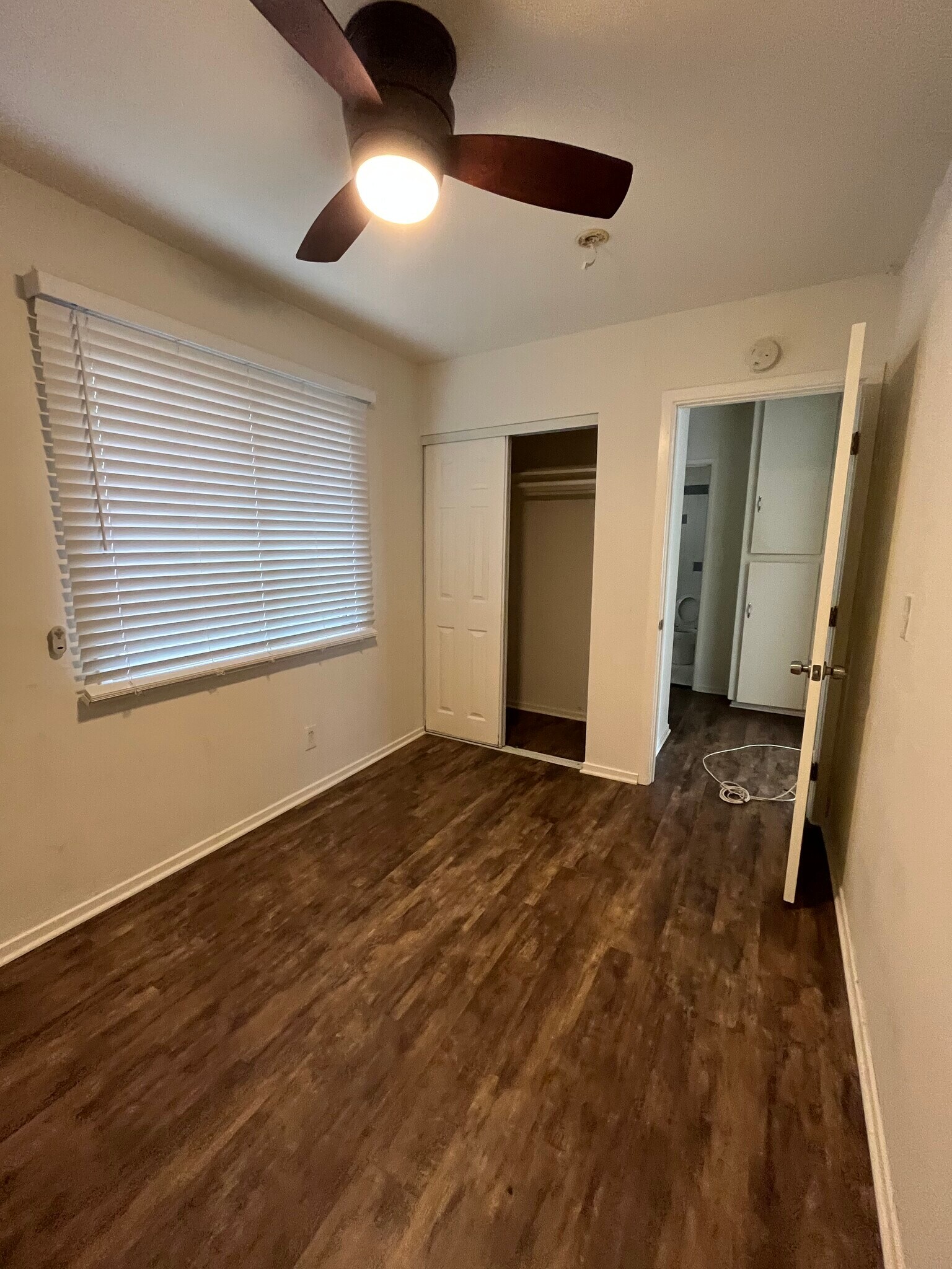 Building Photo - 956 Eucalyptus Dr