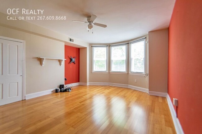 Building Photo - 2055 Catharine St