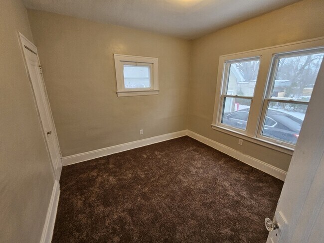 Building Photo - 3378 E 134th St