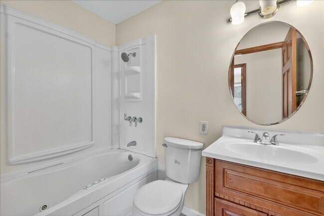 Building Photo - Step inside to experience the charm!