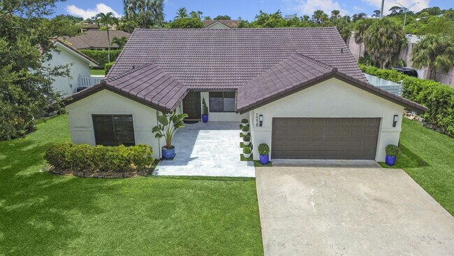 Primary Photo - 1598 SW 19th St