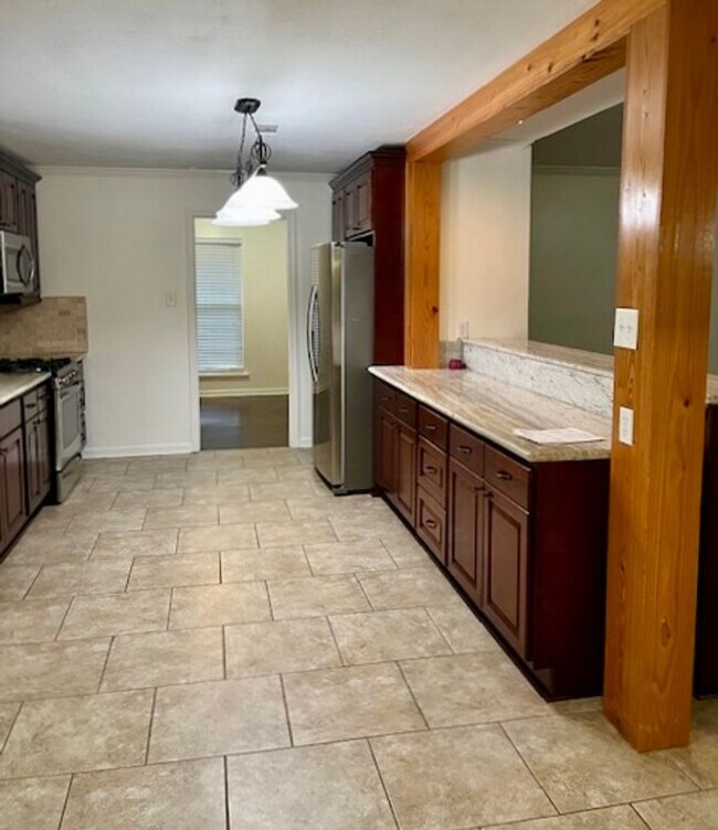 Building Photo - Beautiful 4 bed home in Excellent Location, in City of St. George minutes from new Woman's Hospital