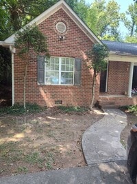 Building Photo - 1228 Winslow Ave