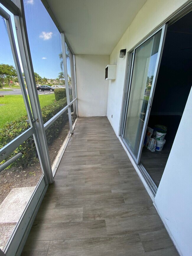 Building Photo - 342 Mansfield Dr