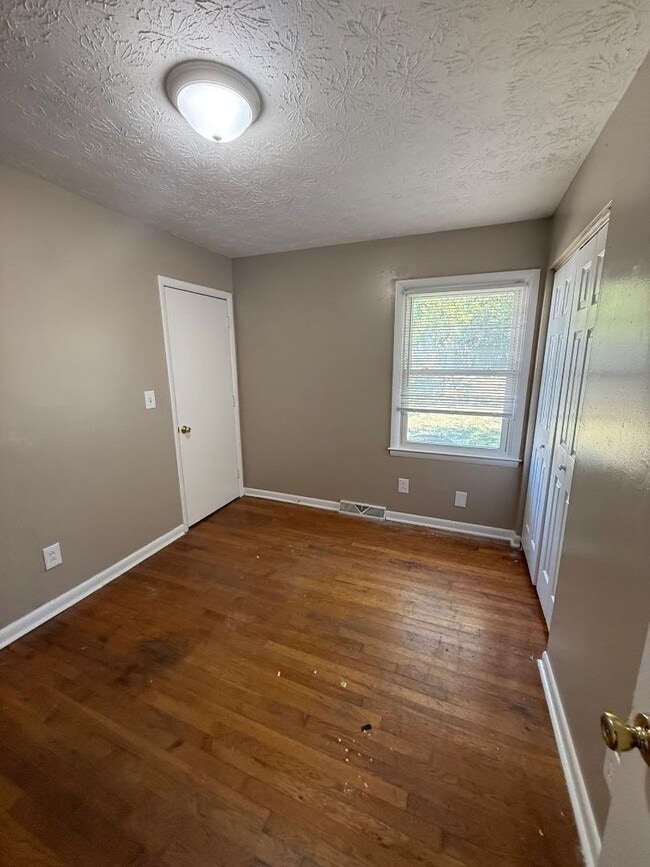 Building Photo - 1315 Stephen Foster Dr