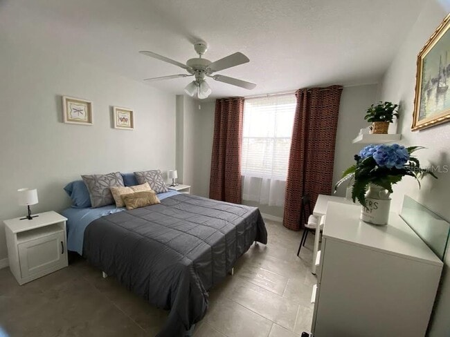 Building Photo - 701 S Madison Ave