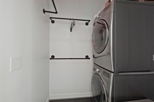 Building Photo - 510 Camino De Rancho