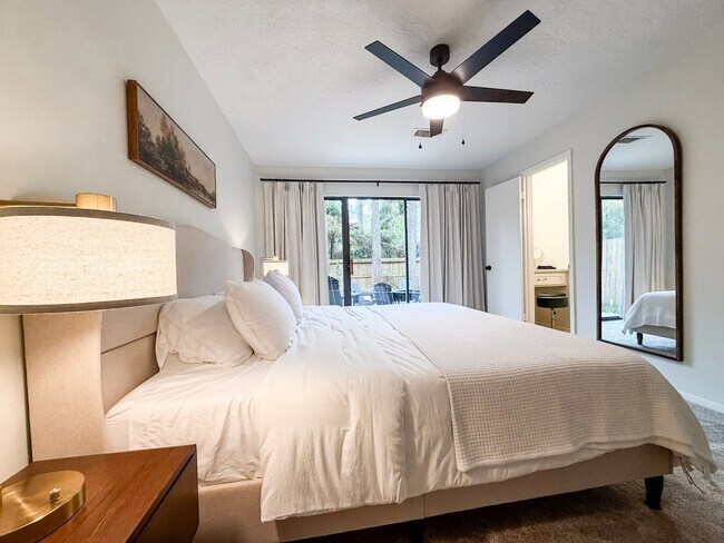 Building Photo - 29 Pinewood Forest Ct