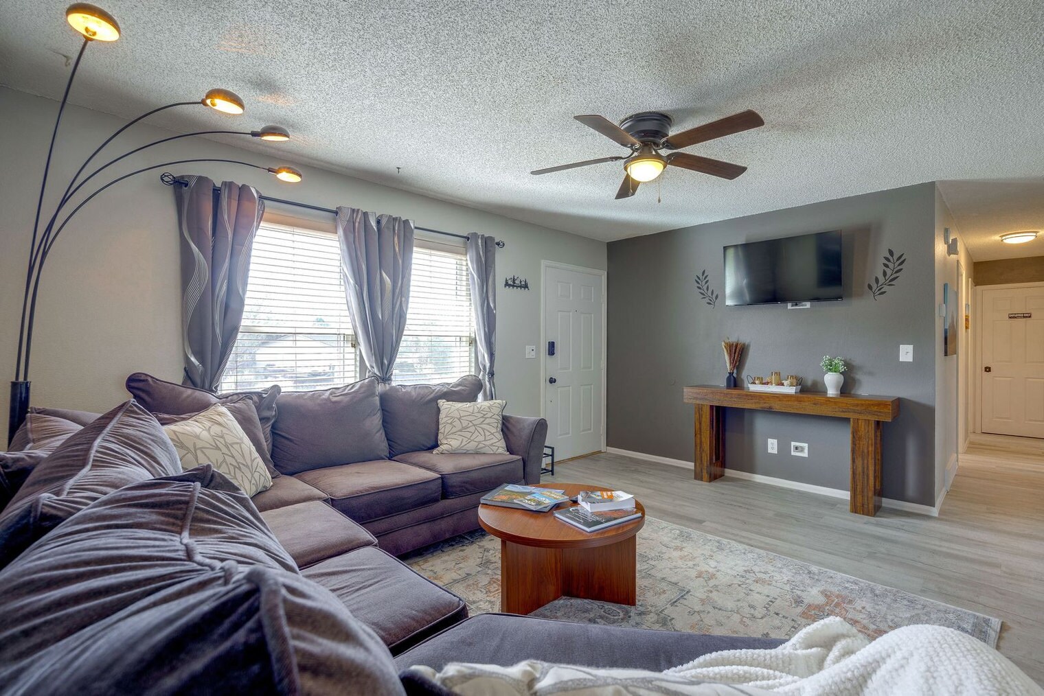 Building Photo - 6650 Parkridge Ct