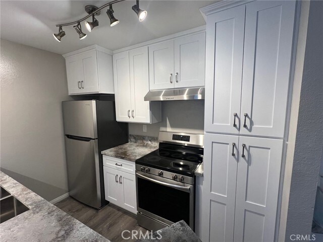 Building Photo - 630 The Village