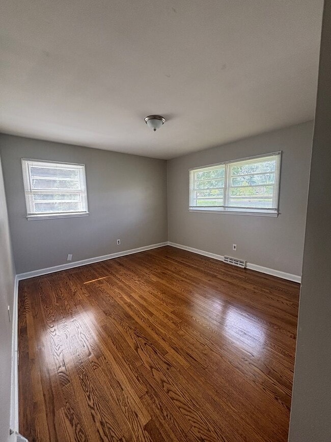 Building Photo - 800 Yuma St