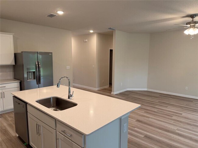 Building Photo - 9 Pier Ln