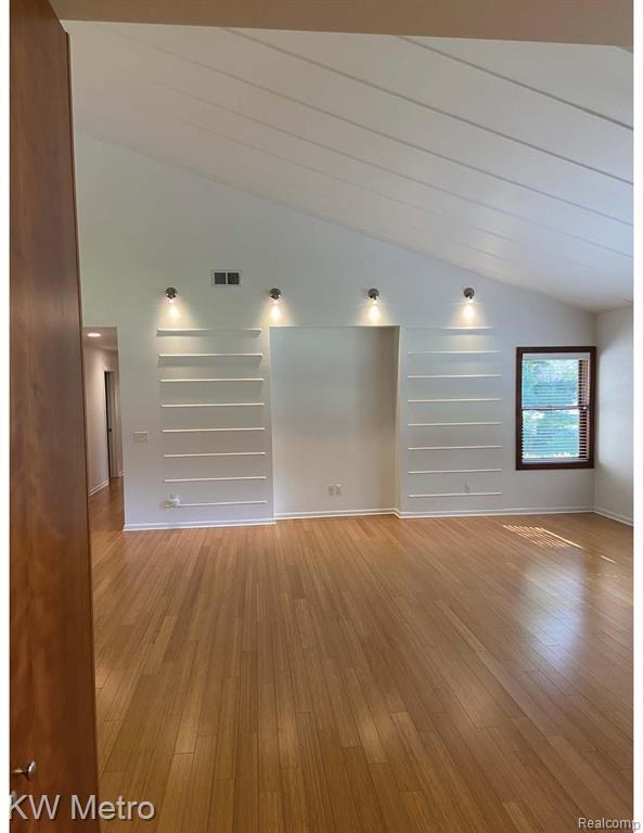 Building Photo - 561 Yorkton Ln