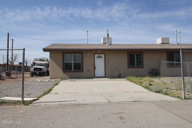 Primary Photo - 9145 Begonia Pl