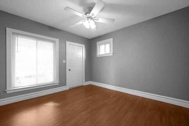 Building Photo - Hudson St