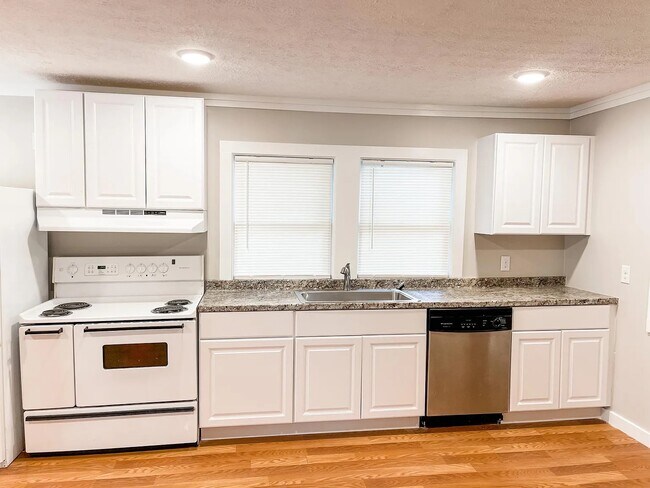 Building Photo - 59 St Johns Ave