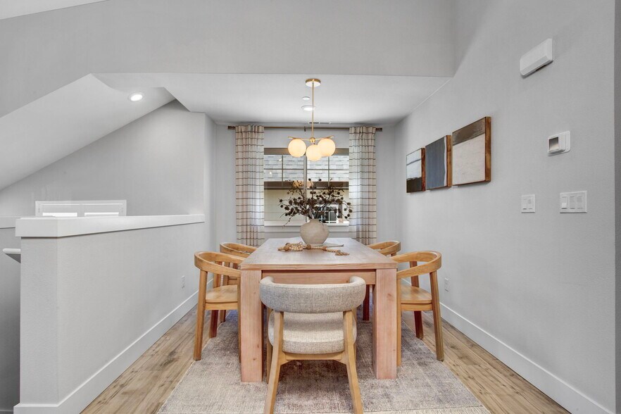 Building Photo - 16625 SW Botany Bay Ln