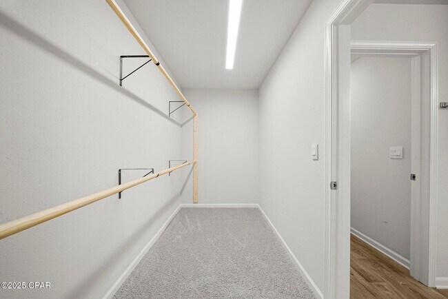 Building Photo - 123 Tiller Dr