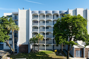 Building Photo - Elizabeth Gardens at Lauderhill