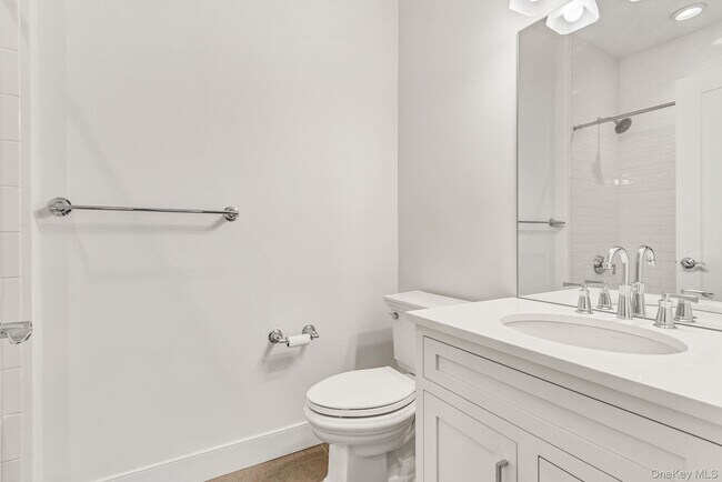 Building Photo - 21 Honeysuckle Ln