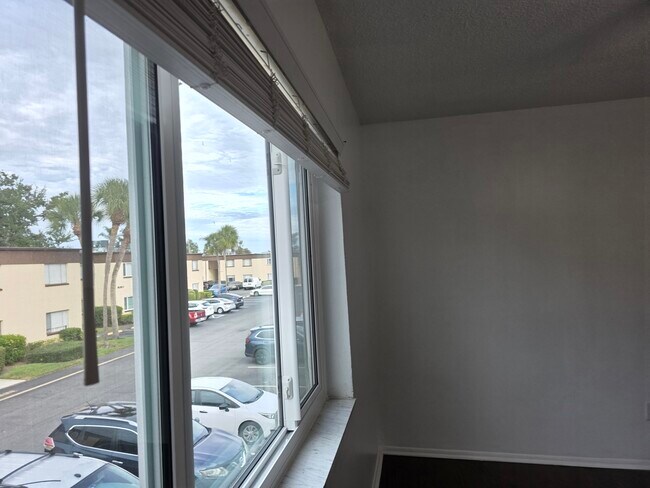 Building Photo - 605 N Keene Rd