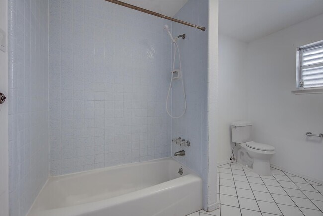 Building Photo - 2128 59th St
