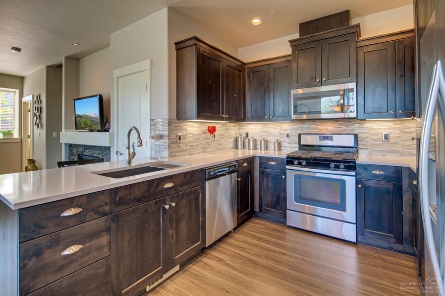 Building Photo - 3127 SW 28th St