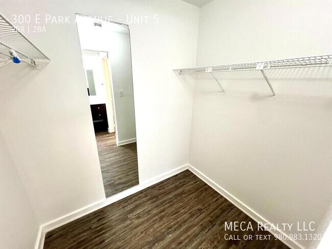 Building Photo - 300 E Park Ave