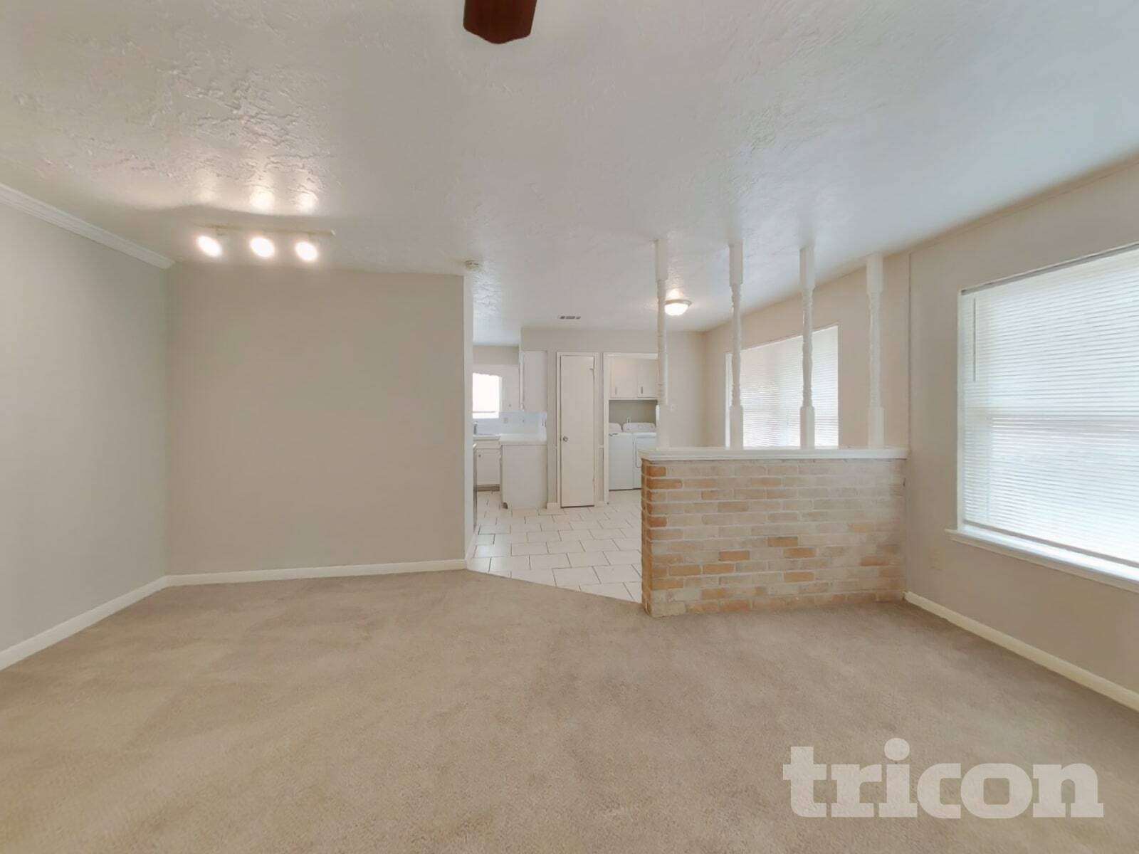 Building Photo - 12027 Arrowhead Glen Dr