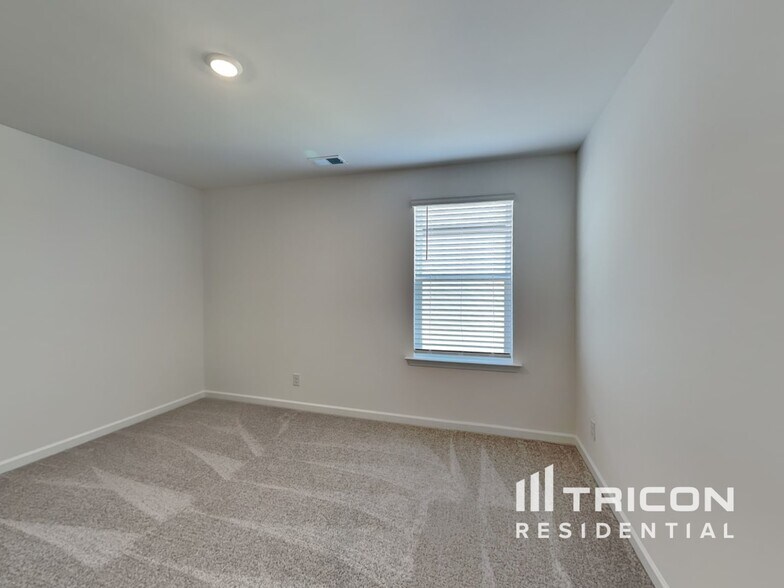 Building Photo - 1857 Holmsey Cir